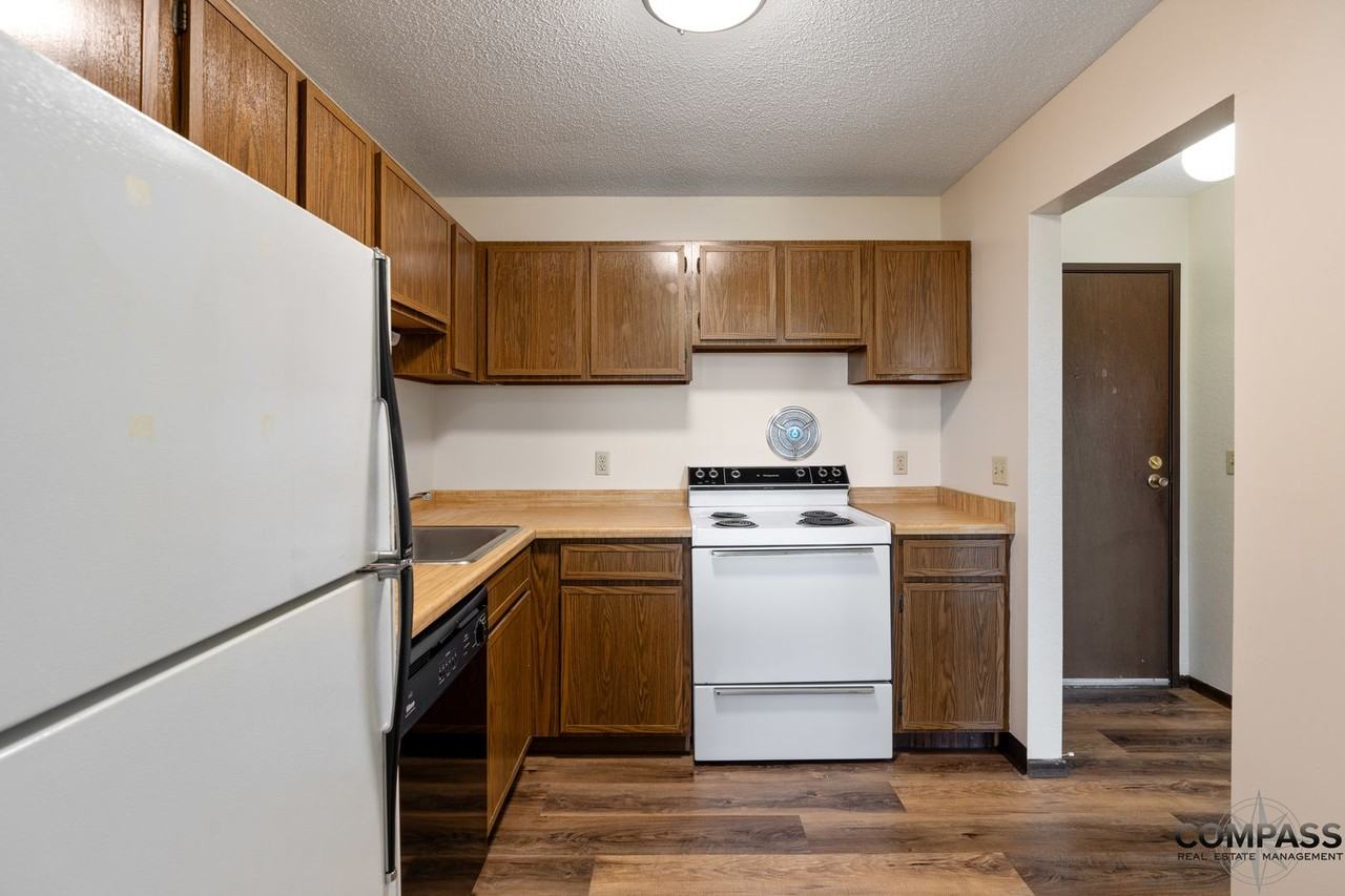 2214 - Westwinds Apartments - Photo 7 of 17