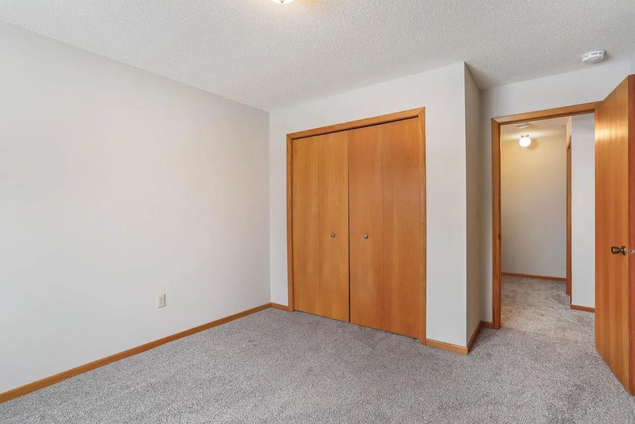 9936 Fillmore St Ne - Photo 6 of 13