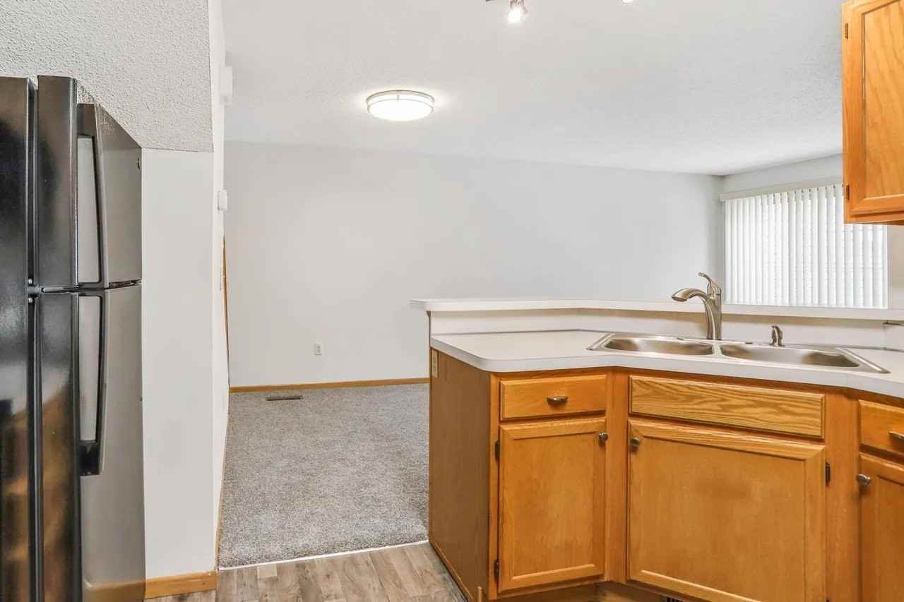9936 Fillmore St Ne - Photo 7 of 13