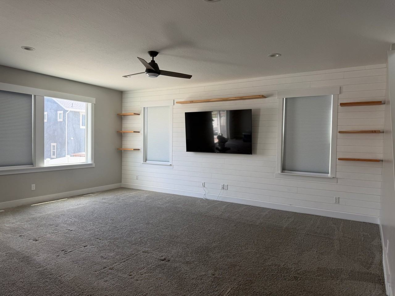 132 N Foxmoor Way - Photo 3 of 24
