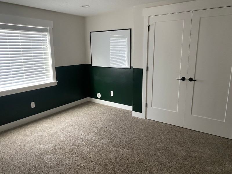 909 N Burke Ln - Photo 2 of 5