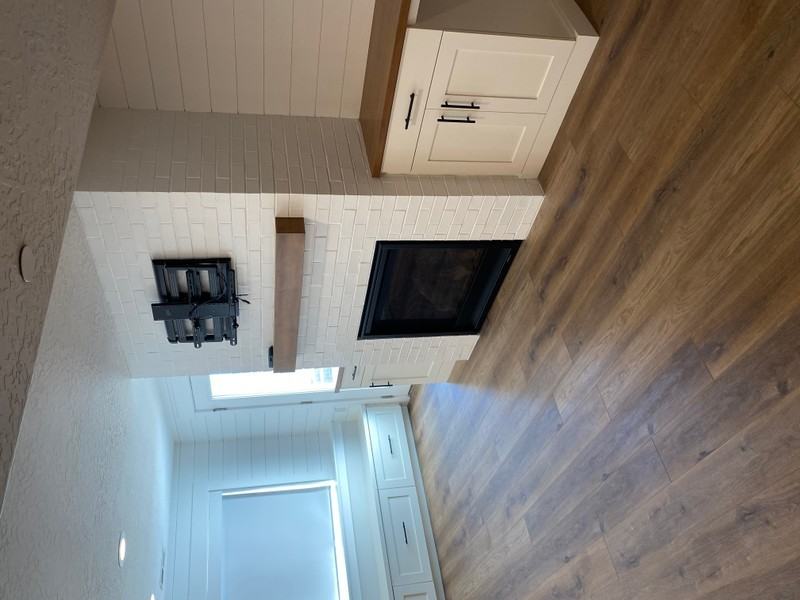 909 N Burke Ln - Photo 4 of 5