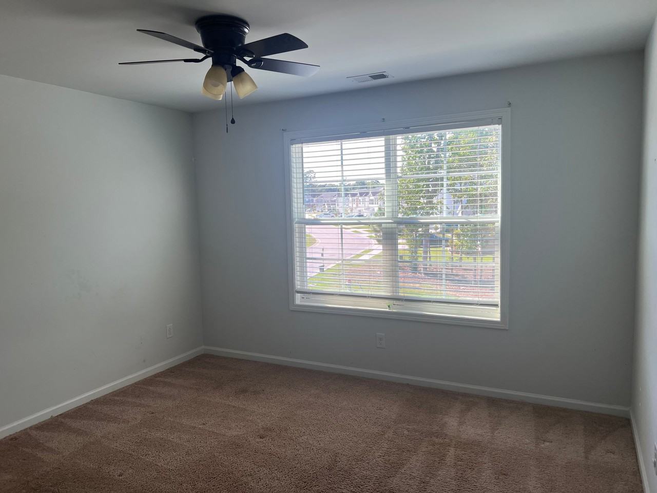 214 Great Bend Dr - Photo 2 of 18
