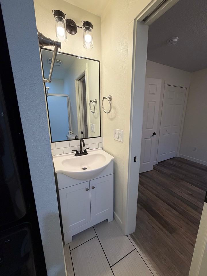 3405 E 21st St - Photo 5 of 18
