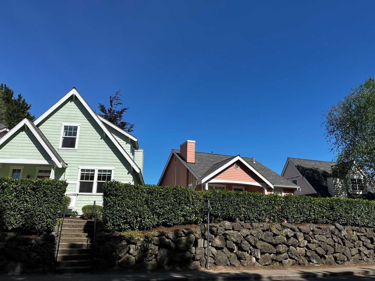 19445 1st Ave Ne - Photo 2 of 18
