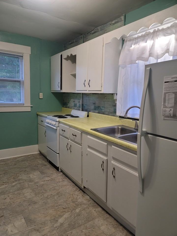 303 N 11th St #2 - Photo 2 of 7