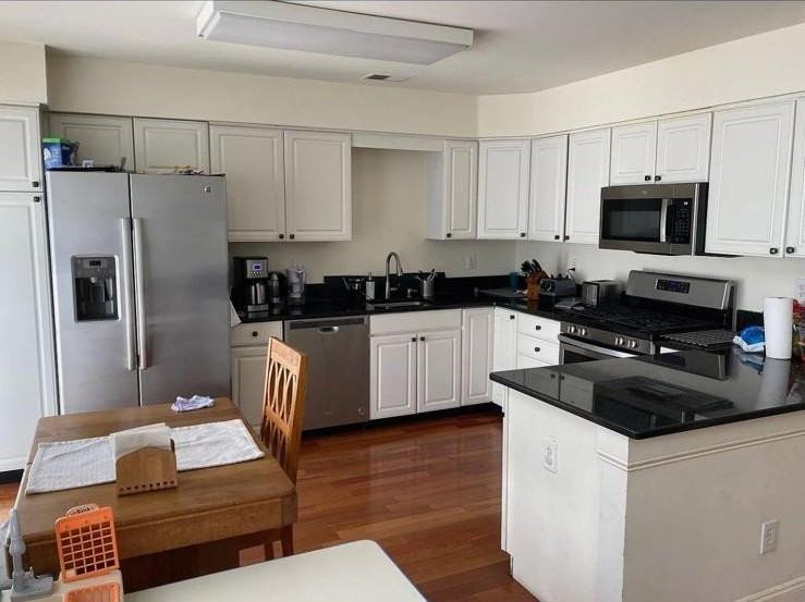 353 Cynthia Ln - Photo 6 of 20