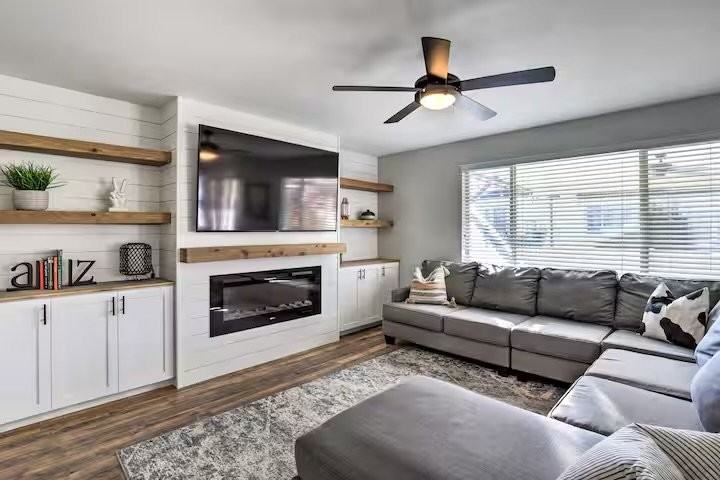 4627 W Seminole Cir - Photo 2 of 20