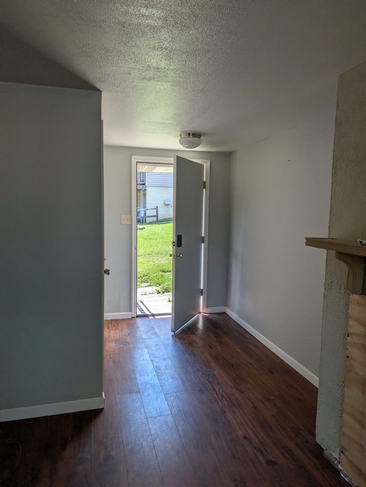 272 Park Ave #B - Photo 2 of 17