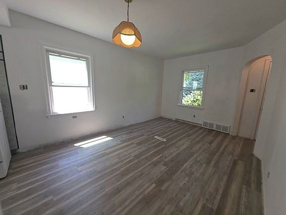 3326 S Lenox St - Photo 4 of 16