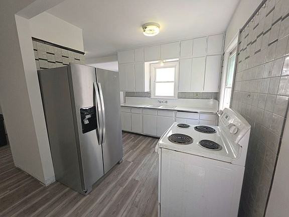 3326 S Lenox St - Photo 5 of 16