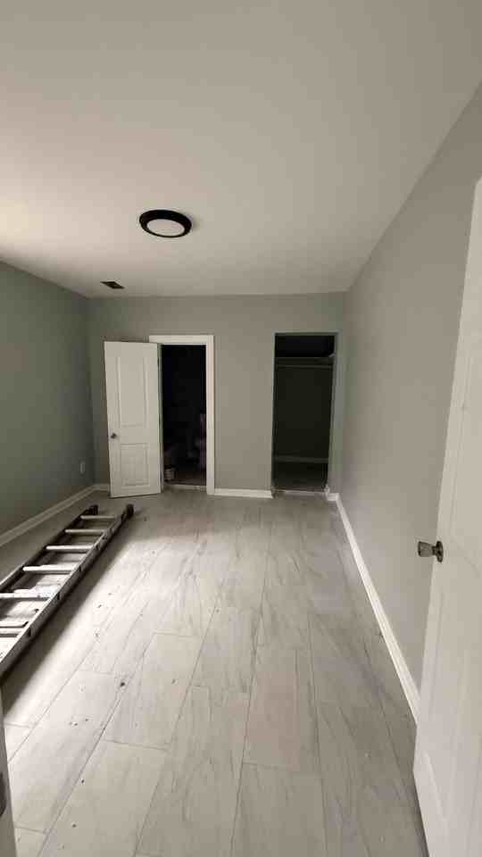 755 Pendleton St - Photo 7 of 9