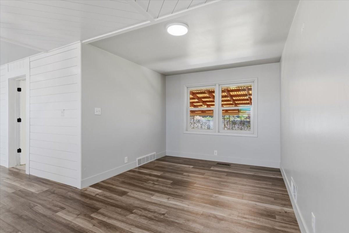 5564 Sw - Photo 5 of 20