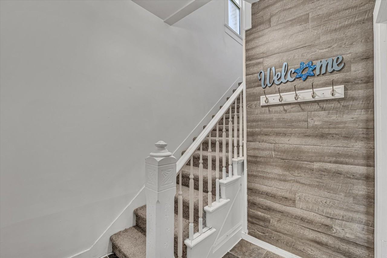 1215 Farnam St - Photo 2 of 16