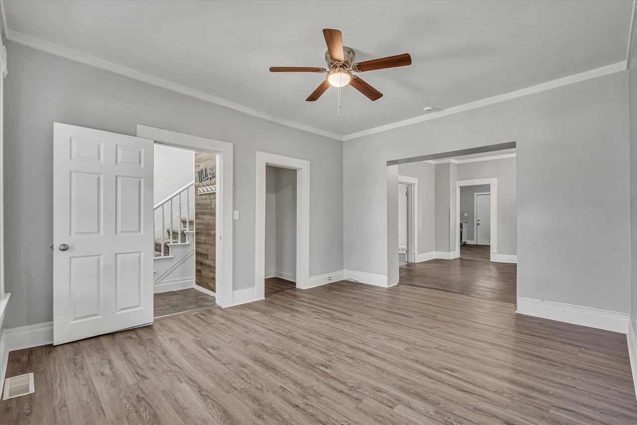 1215 Farnam St - Photo 7 of 16