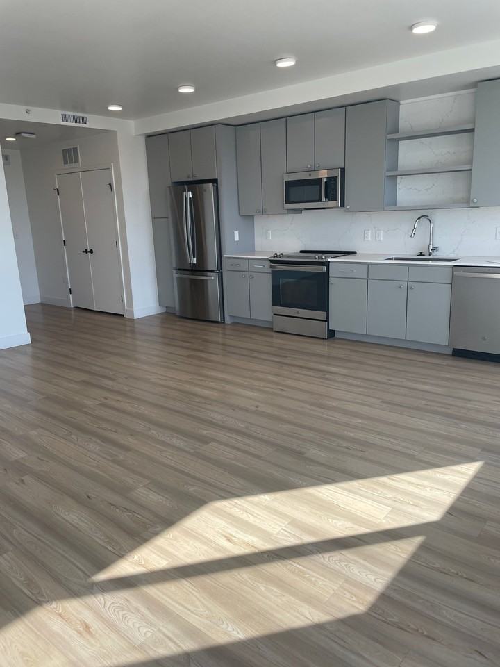 600 Park Ave W #A4 - Photo 4 of 14