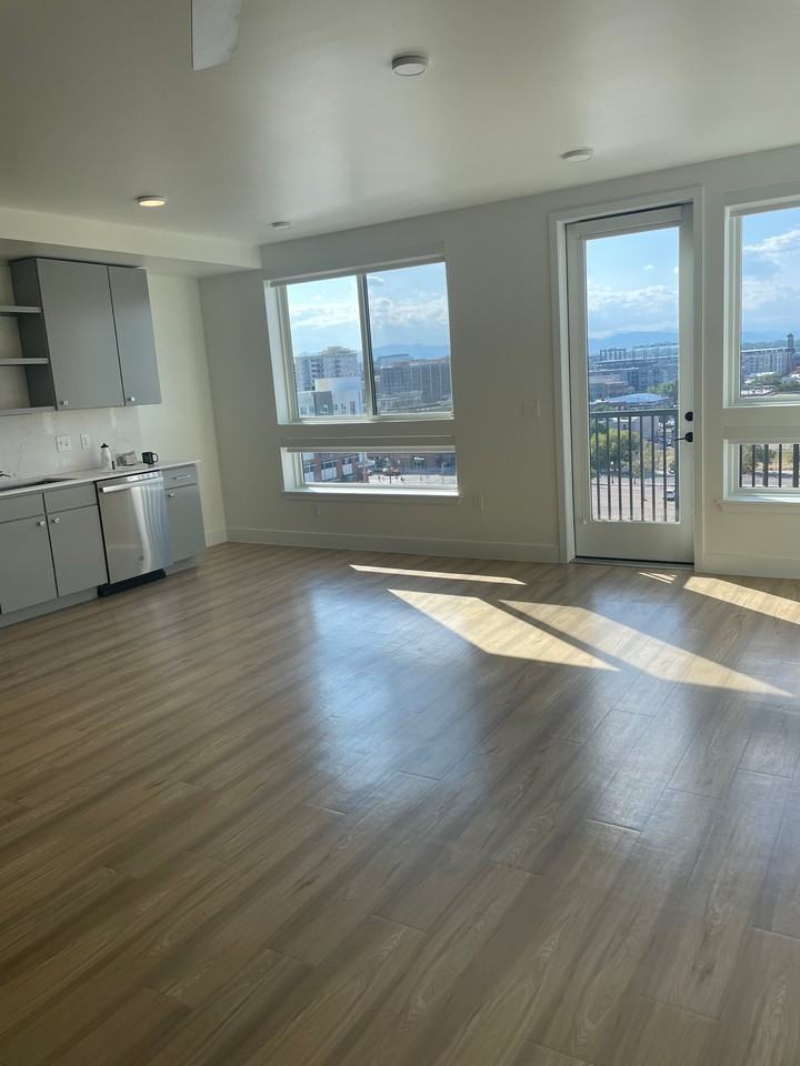 600 Park Ave W #A4 - Photo 5 of 14