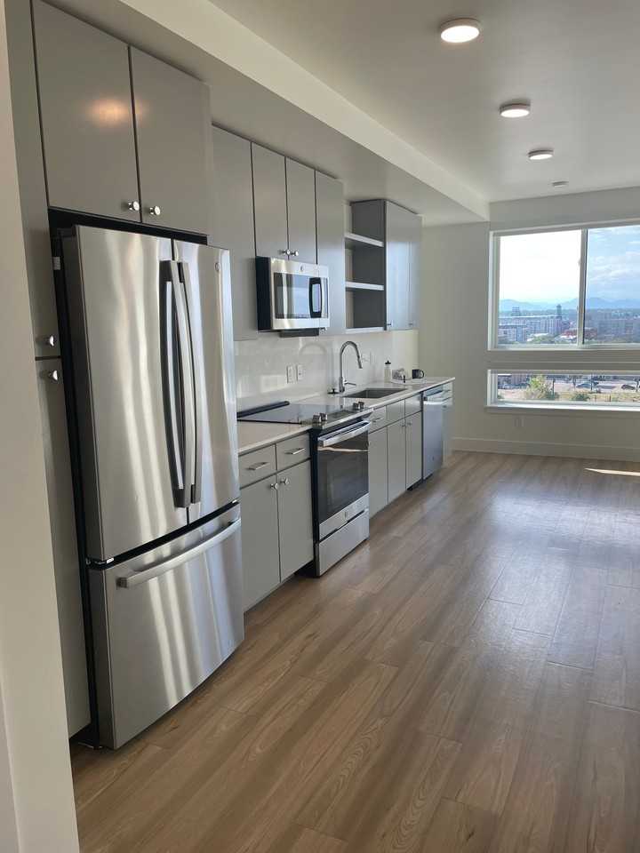 600 Park Ave W #A4 - Photo 7 of 14