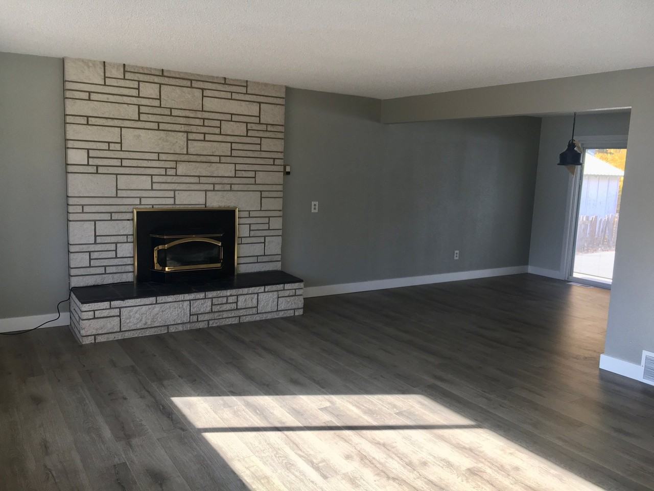 901 W Lacrosse Ave - Photo 3 of 9