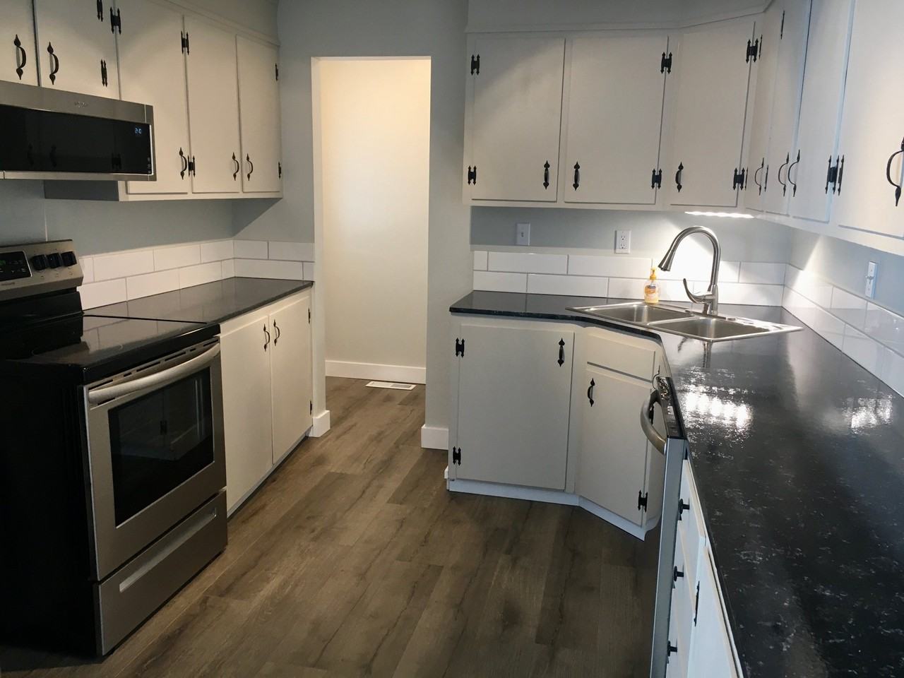 901 W Lacrosse Ave - Photo 4 of 9