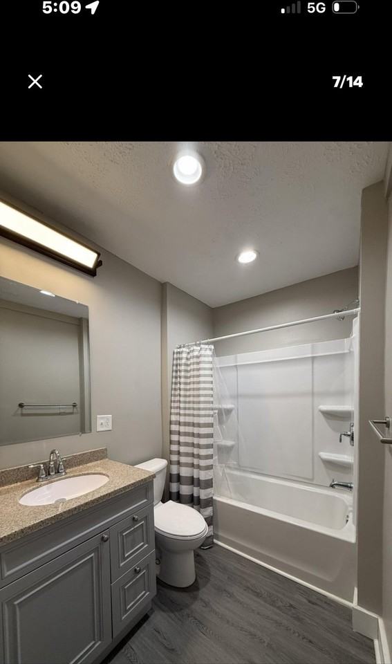 229 N Spring St - Photo 3 of 6