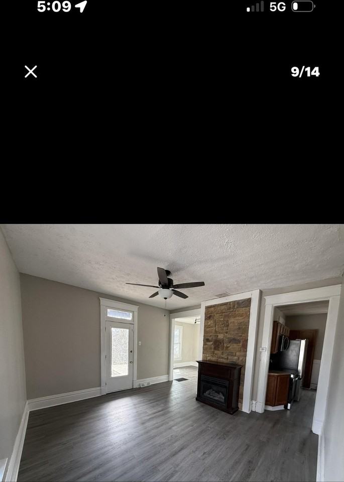 229 N Spring St - Photo 5 of 6