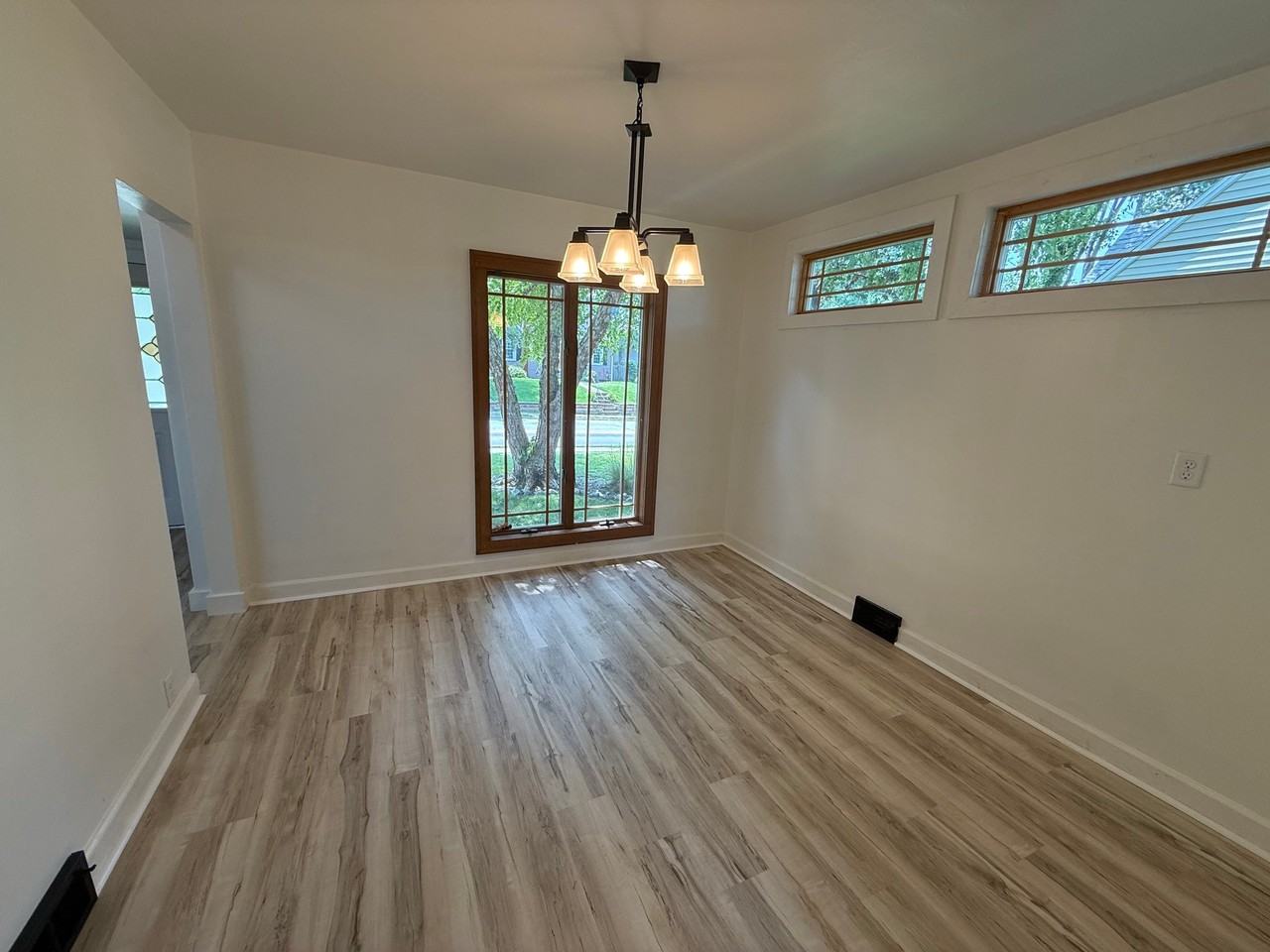 1124 E 29th St - Photo 5 of 14