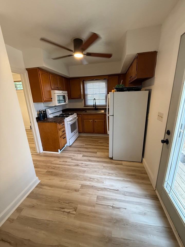 1124 E 29th St - Photo 7 of 14