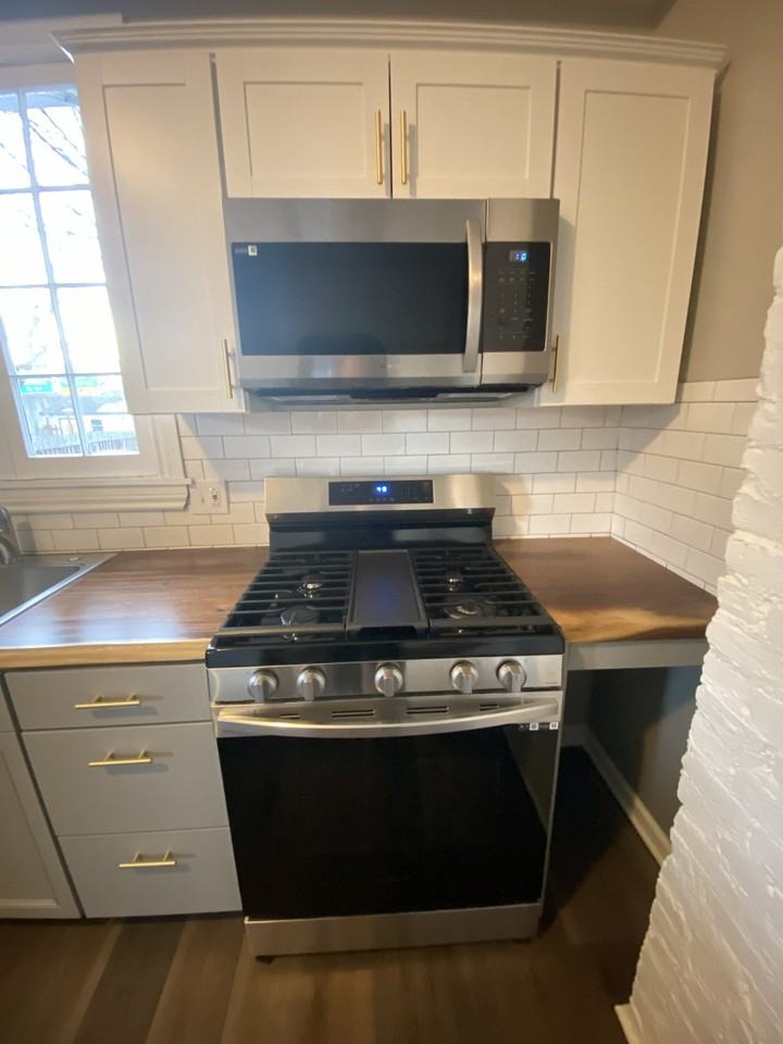 243 Richard St - Photo 6 of 9