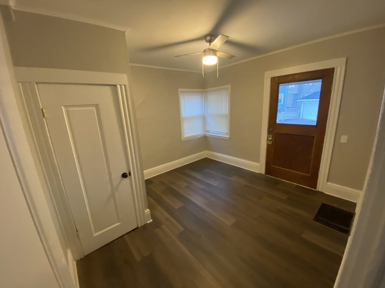 243 Richard St - Photo 7 of 9
