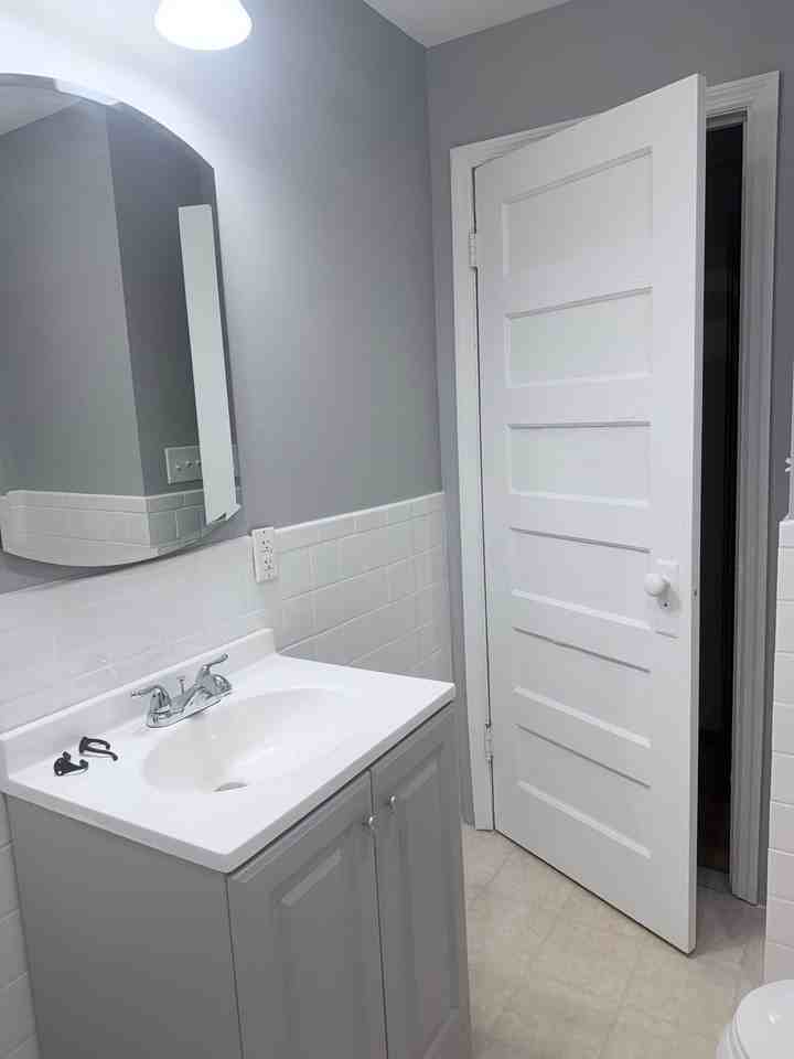 833 Hampton Ave #2ndFL - Photo 2 of 9