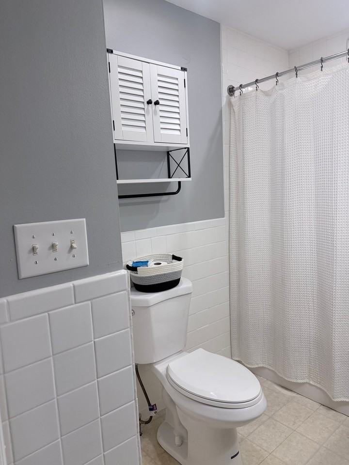 833 Hampton Ave #2ndFL - Photo 3 of 9