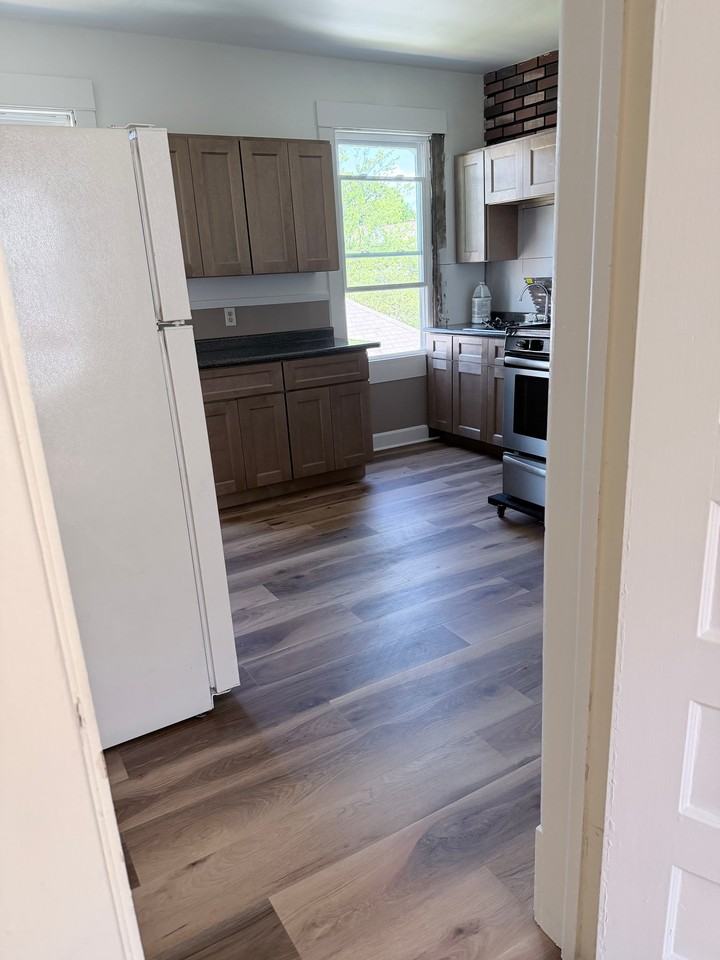 833 Hampton Ave #2ndFL - Photo 4 of 9
