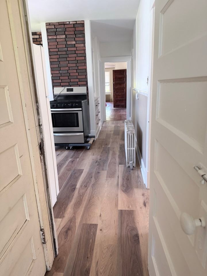 833 Hampton Ave #2ndFL - Photo 5 of 9