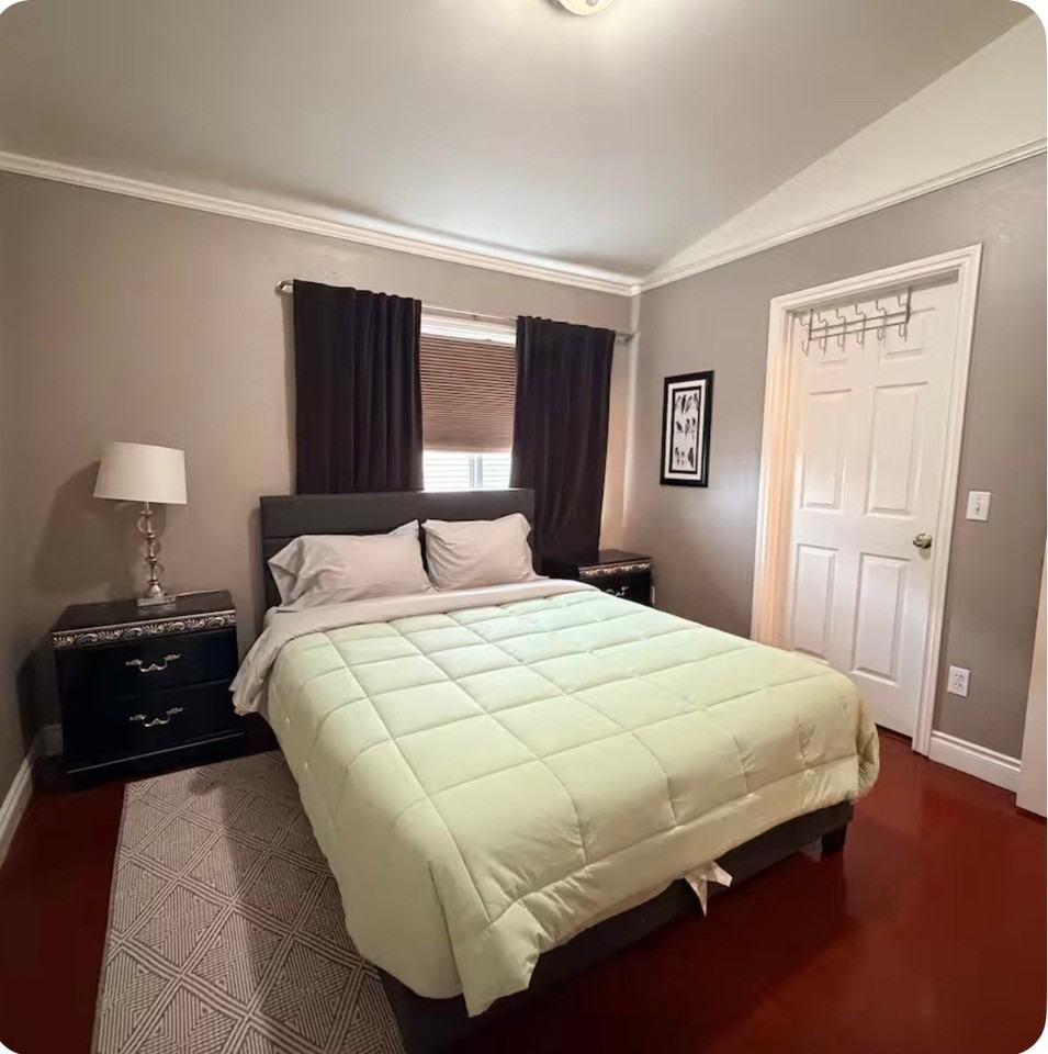 321 E 45th Ave #3 - Photo 4 of 9