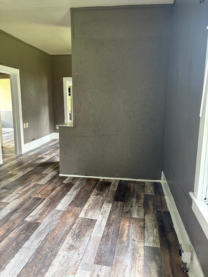 129 Judy St - Photo 5 of 15