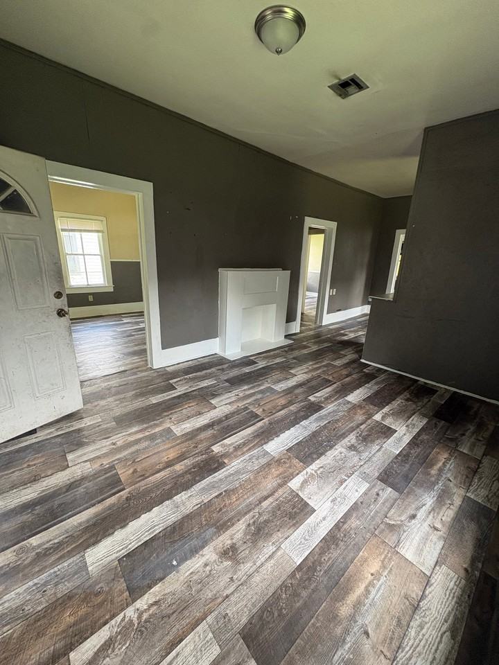129 Judy St - Photo 7 of 15
