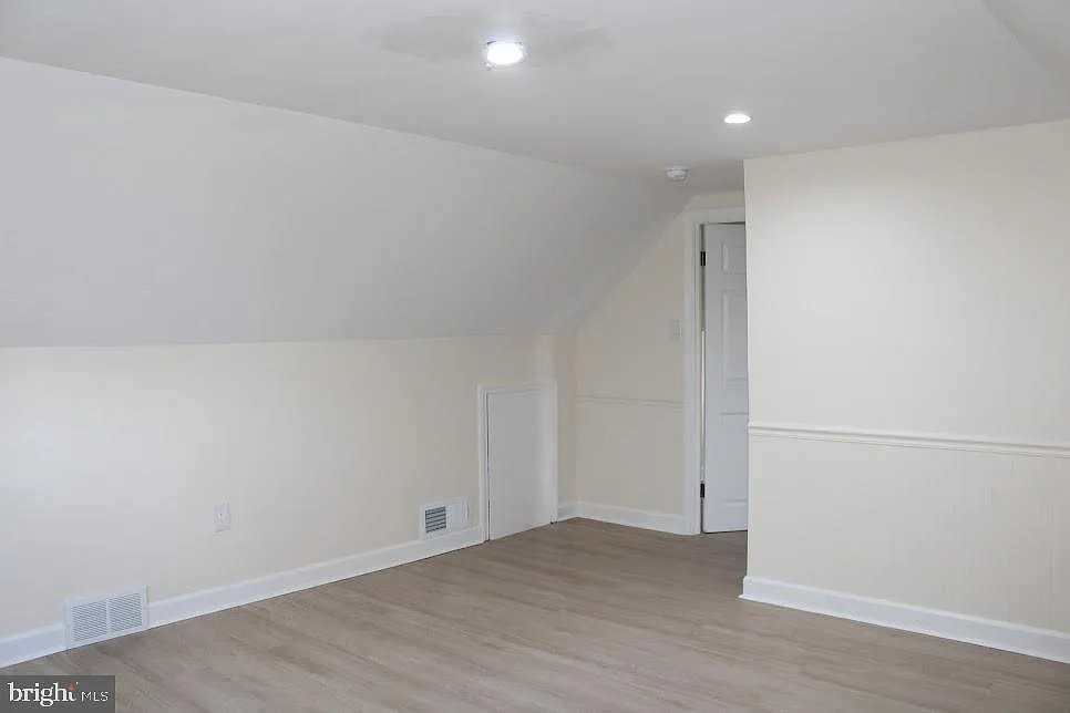 28 Ridgley St - Photo 5 of 9