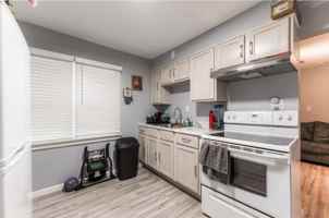 featured image of 438 Villa St #3