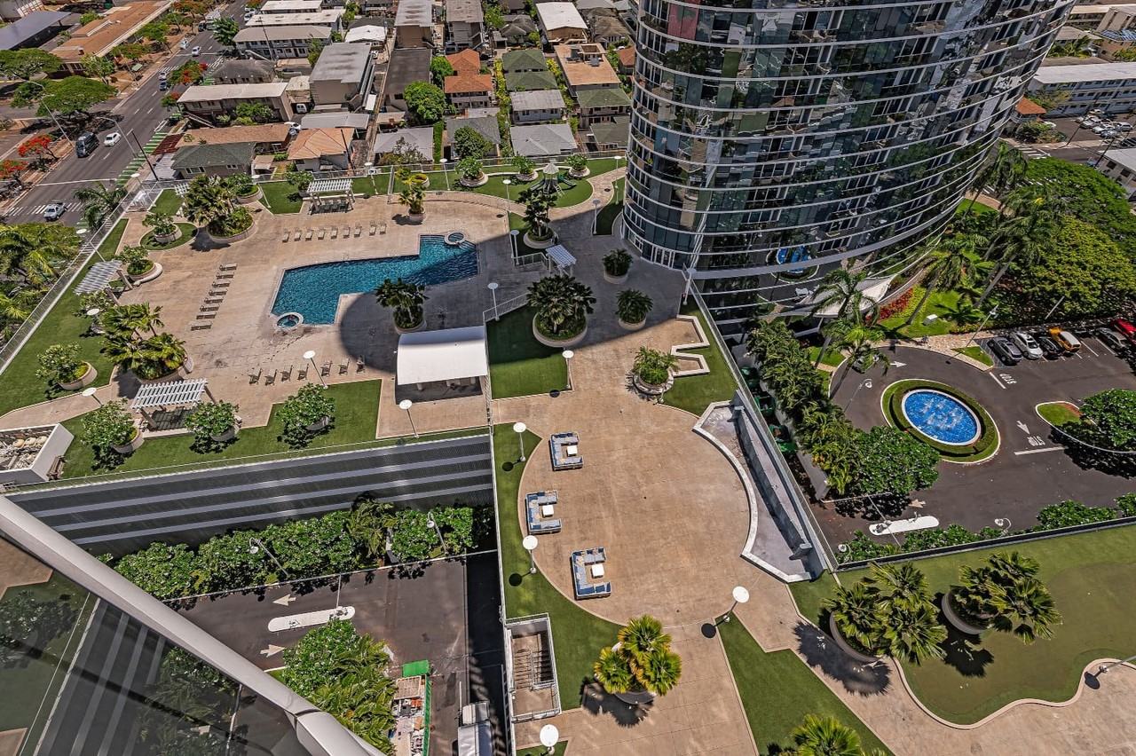 1288 Kapiolani Blvd #2707EAST - Photo 3 of 15