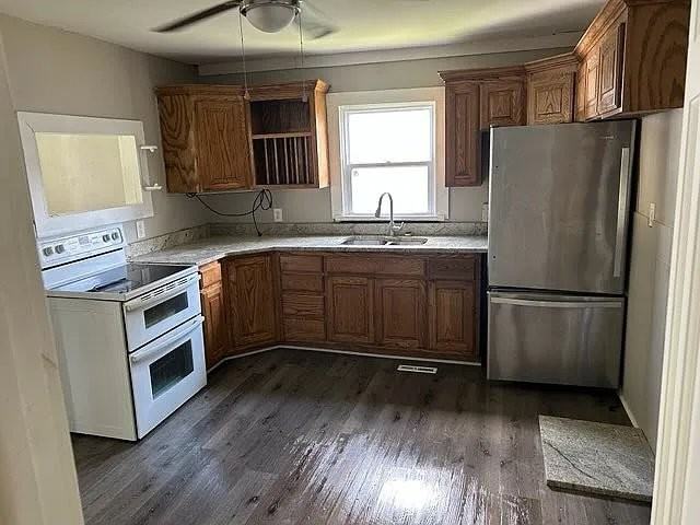 210 S 6th St - Photo 3 of 18