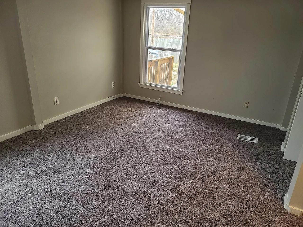 210 S 6th St - Photo 5 of 18