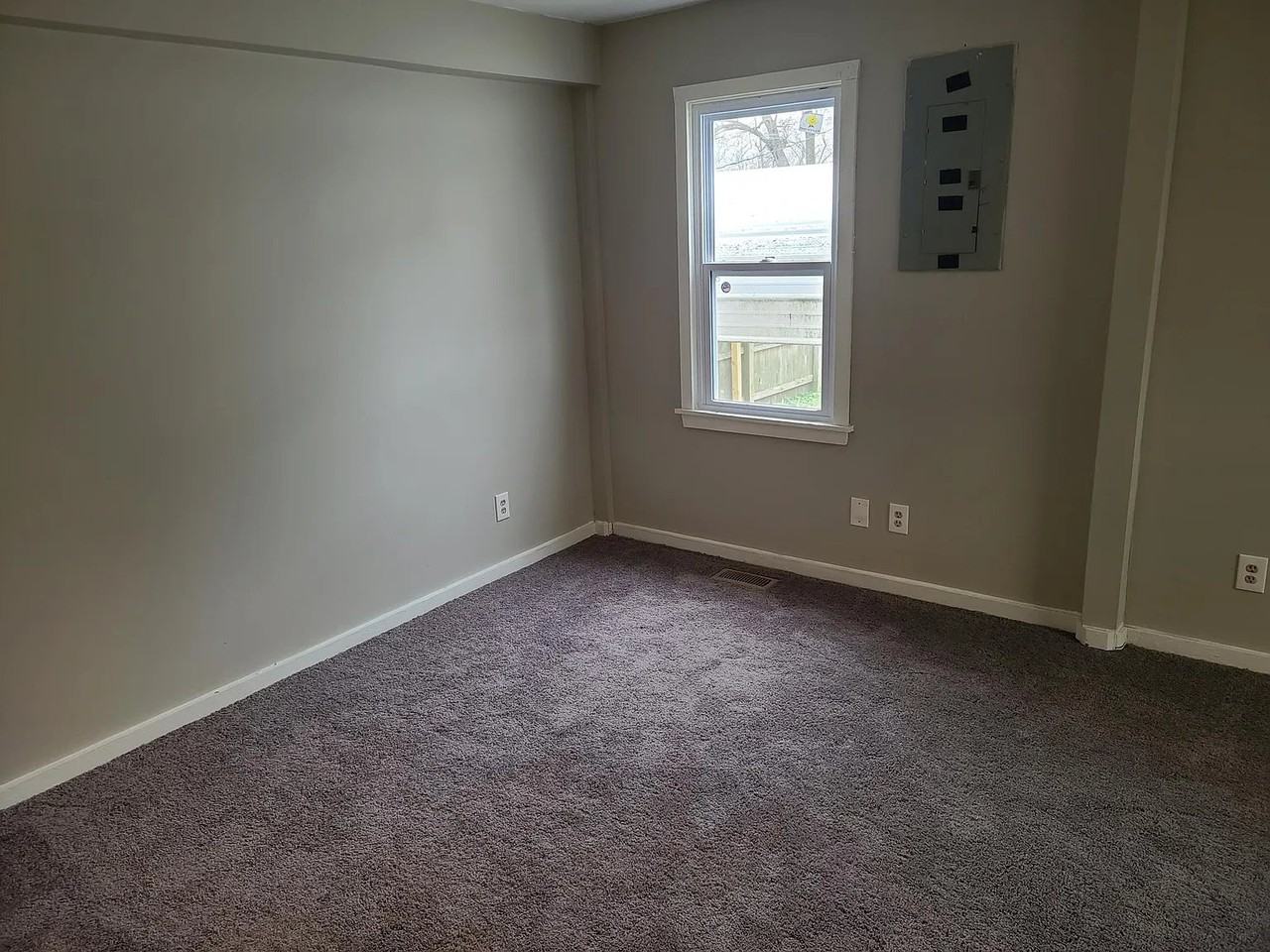 210 S 6th St - Photo 6 of 18