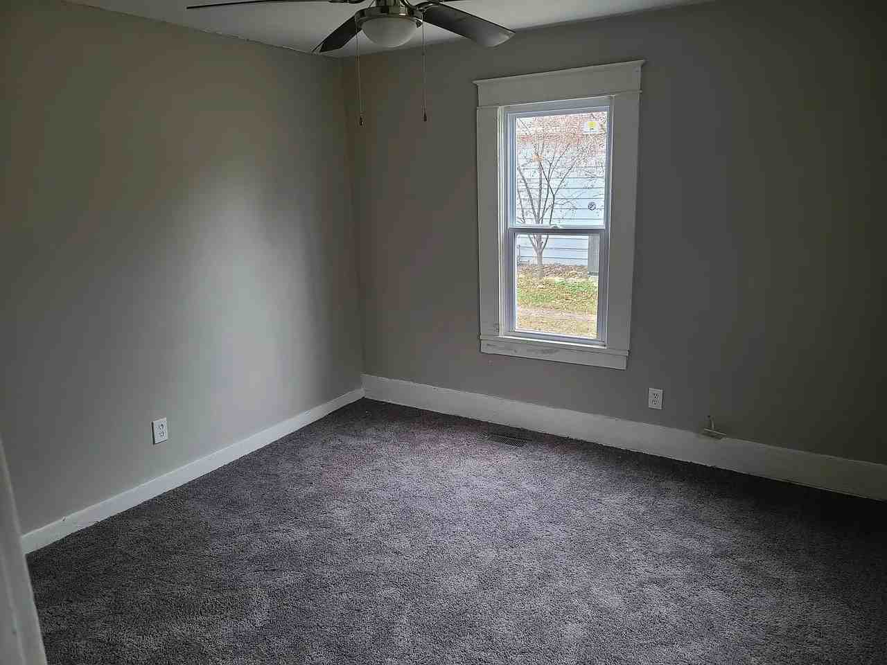 210 S 6th St - Photo 7 of 18