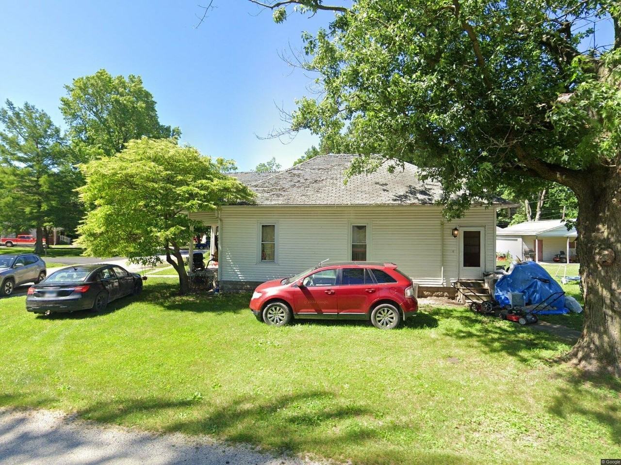 435 S Cedar St - Photo 2 of 14
