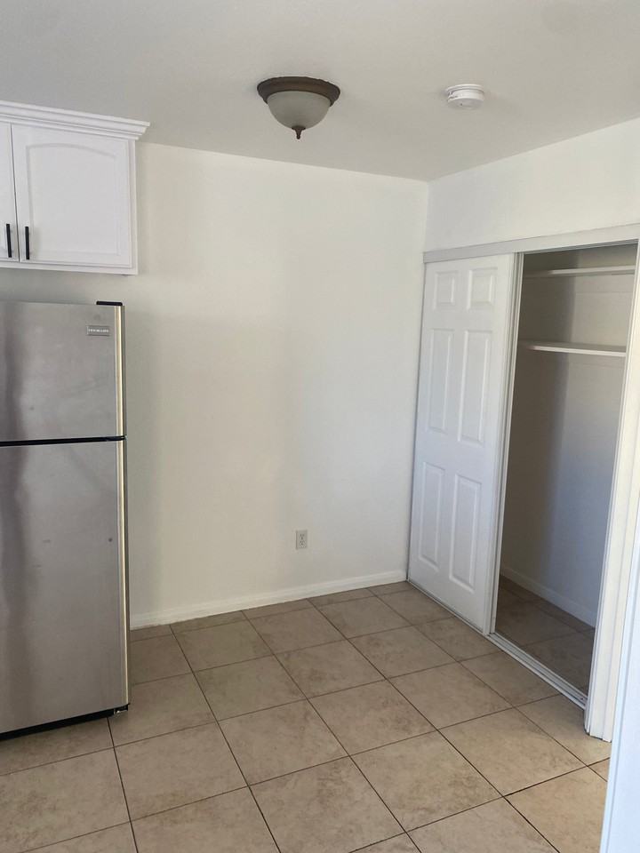 159 W Park Ave - Photo 2 of 7
