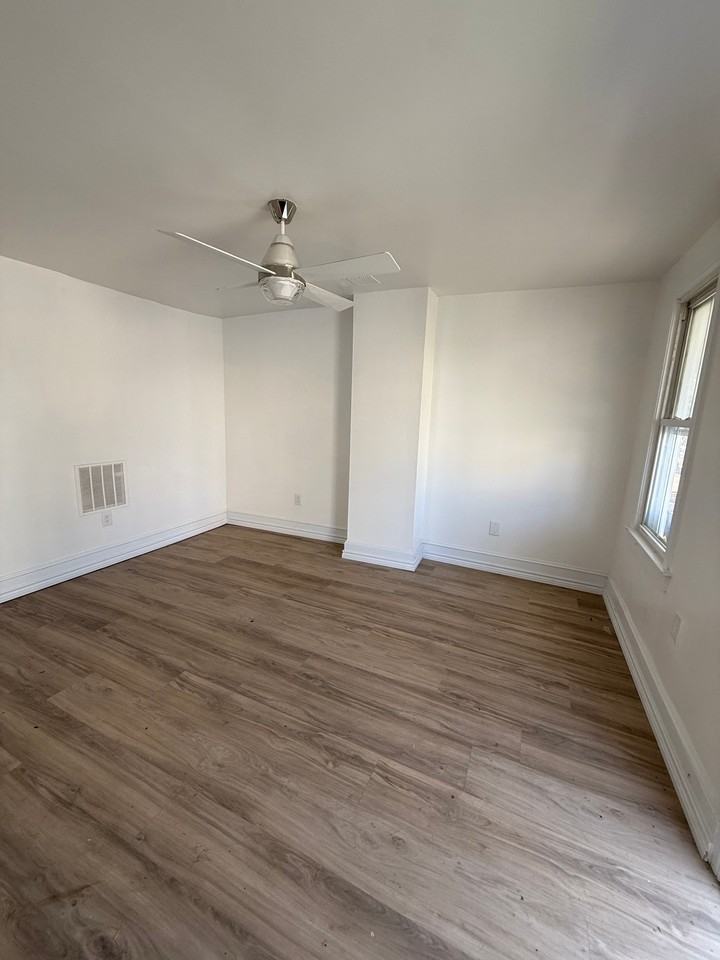 130 E John St - Photo 2 of 16