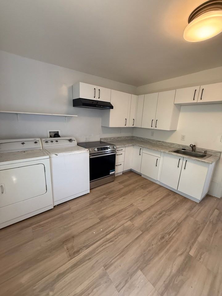 130 E John St - Photo 6 of 16