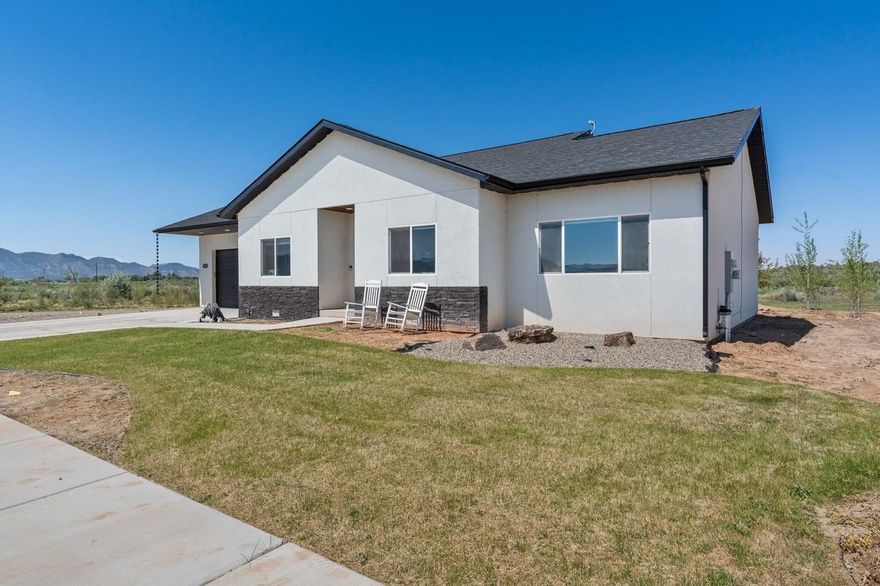 1517 Golf Course Ln
