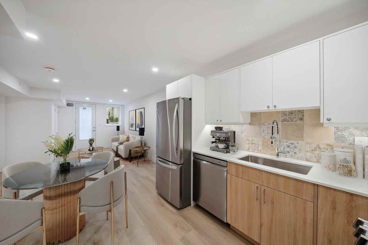 112 Walmer Road #6 - Photo 4 of 9